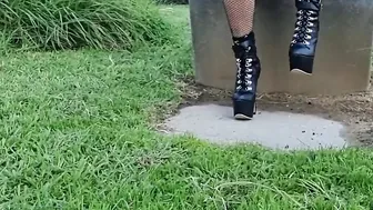 Curvy bimbos smoking and opening legs outside – 18 yo inside