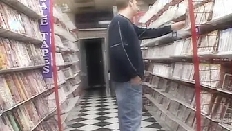 Direkt im Erotik Store gefickt
