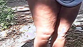 Ghetto auntie jiggle butt and thighs