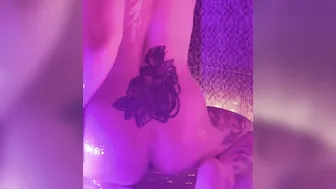 Me oiled body