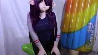 Xelphies Green Balloon Lapdance