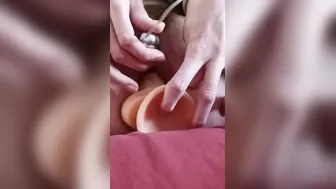 Jane Does herself with dildos and has noisy screaming orgasm