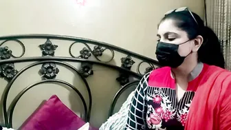 Lusti Pakistani Boss Having Fun his secretarys huge boobies