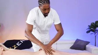 Masseur Isiah Maxwell Massages goddess Blonde Goddess Kendra