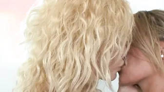 Heisse Blondinen am Strand