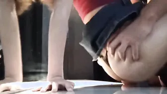 Me encanta que me abran de piernas y me toquen las nalgas mientras me penetran