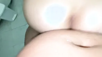 un motel recibiendo su primer anal