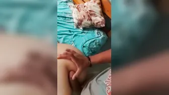 خواهر ناتنی ایرانی وارد اتاق من می شود و در نهایت به لعنت و ناله می پردازد 