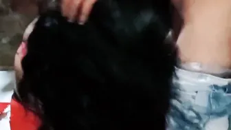 Padosan ko chudwaya dost se
