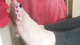 STEPSISTER WAS TO BUSY 1 HER PHONE TO GIVES ME A DECENT TURF JOB / FEMALE DOMINATION / BIG CUMLOAD