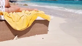 Women chilling on a beach – Hottie butt – no