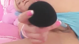 Sexsual solo teenagers vibrators her dripping snatch