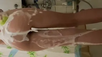 Beauty blonde Getting her Cunt washed to got Boned Rough