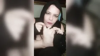 i gives you explicit instructions on how to suck my feet