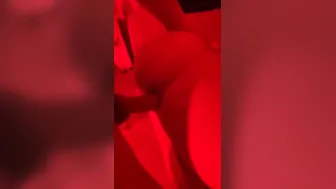 Première vidéo anal // je me fais défoncer le cul
