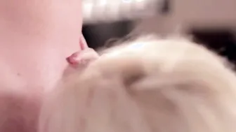 A Blonde Deep Blow Blowing Of Penis To enjoy The