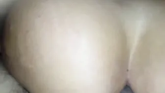 Rubia culona recibe fuerte anal
