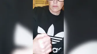 Bbw wifey offer me lubed hand job and plays with my