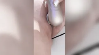 Branlette matinale au satisfyer je te parle en français