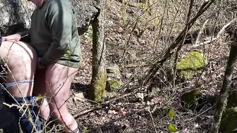 Quickie inside the woods