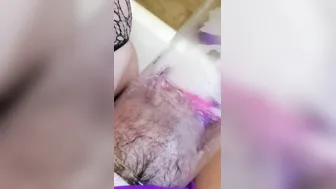 Pulsing and Maxed Out – Huge Vagina Pump Close-Up -