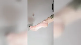 Kinky toes bondage