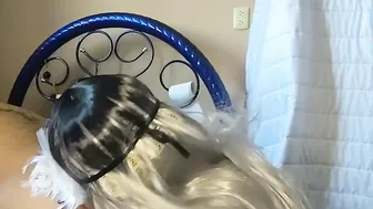 Le doy a mi amigo una deliciosa mamada y le encanta