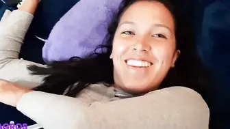Mi novio se calienta con mi culo y me folla