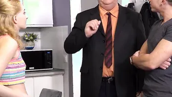 DADDY4K. Mature man is prepared for hook up with his