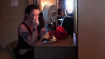 Heisse Breunette Deep Sucking Off und sinnliches Ficken fuer Geld
