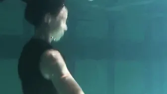 Siskina and Polcharova strip naked underwater