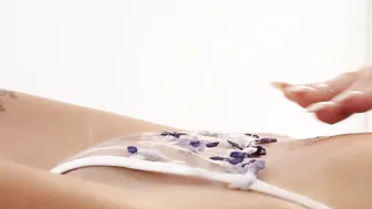 Super Sexy Dark Haired Zuzu Sweet Covers Her Body Inside Oil So