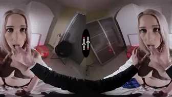 DARK ROOM VR - Beauty And Tall Assistant On Duty