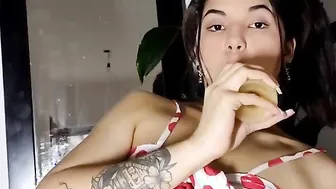 Beautiful SQUIRT Plug anal y sex toy inside my twat