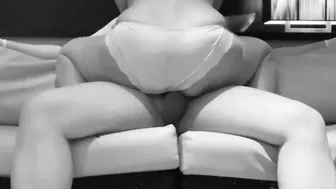 【中出し】美人人妻と下着のままソファ騎乗位【無修正】浮気 不倫