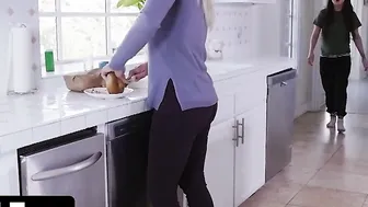 Slutty Step-Daughter Jojo Kiss Striptease And Lick Her Stepmoms Cunt