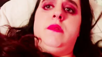 Eating That Twat Out