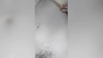 Lactante gostosa se masturbando/milk inside breasts
