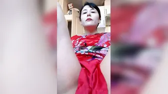 Je me branle en tenue de chinoise et je te parle en français