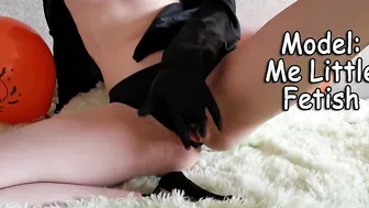 A goddess Into A African Blouse and Ebony Lingerie Masturbates