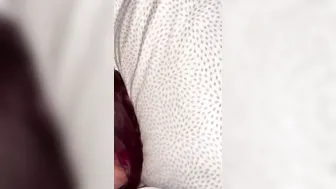 He makes her snatch cum while i see