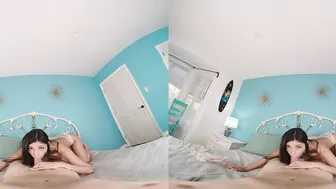 Natural Barely Legal XxLayna Marie Cumming With You Like Never Before VR Porn