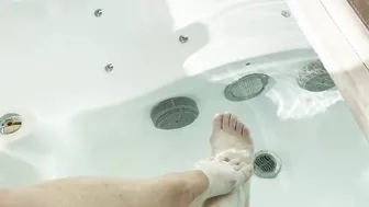 Piedi nella jacuzzipiedi da amare