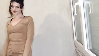 Loca offre sauvagement son cul à la fenêtre 