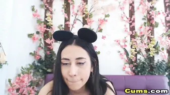 Watch This Beauty 19 Year Old Hottie Gets Nude