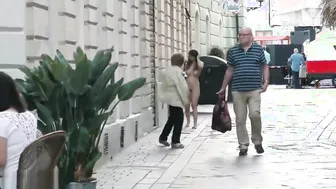 Amazingly Hot women nude into outside