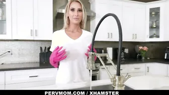 Submissive Stepmom Wants To Screwed