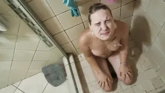 Blonde gets a golden shower inside the shower | face piss | watersports