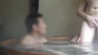 【混浴温泉秘書】 混浴温泉でオチンチンに囲まれちゃった♨️両方気持ち良くして最後は私に射精してね❤️ 20代/温泉/露天風呂/野外/ぶっかけ/日本人/巨乳