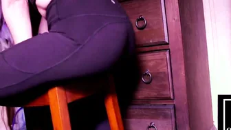 Stool humper babe